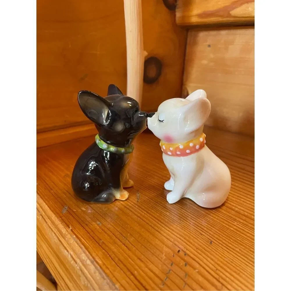 Kissing Chihuahuas Pup Dog Salt and Pepper Shakers